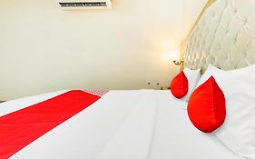 Collection O White Prime Hotell 4*